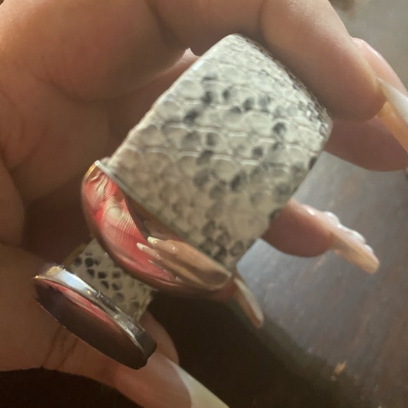 CHICO'S SILVER TONE
CUFF/BANGLE STYLE ladies watch - Picture 10 of 11